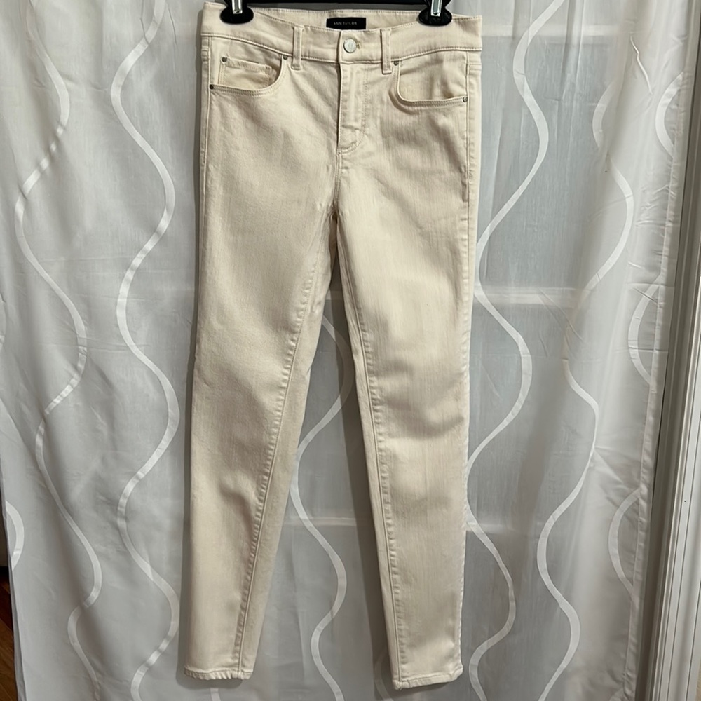 Ann Taylor, Beige, Modern Fit, The Skinny Jeans, Size 2